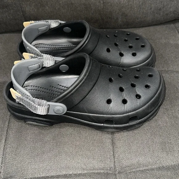 Crocs Kids Black Clogs size 6 - Picture 2 of 5